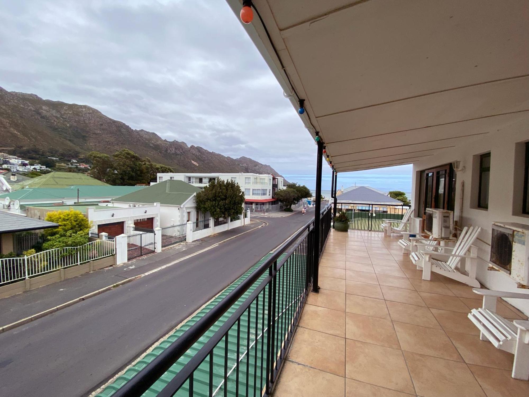Le Bay Lodge Gordonsbaai Buitenkant foto