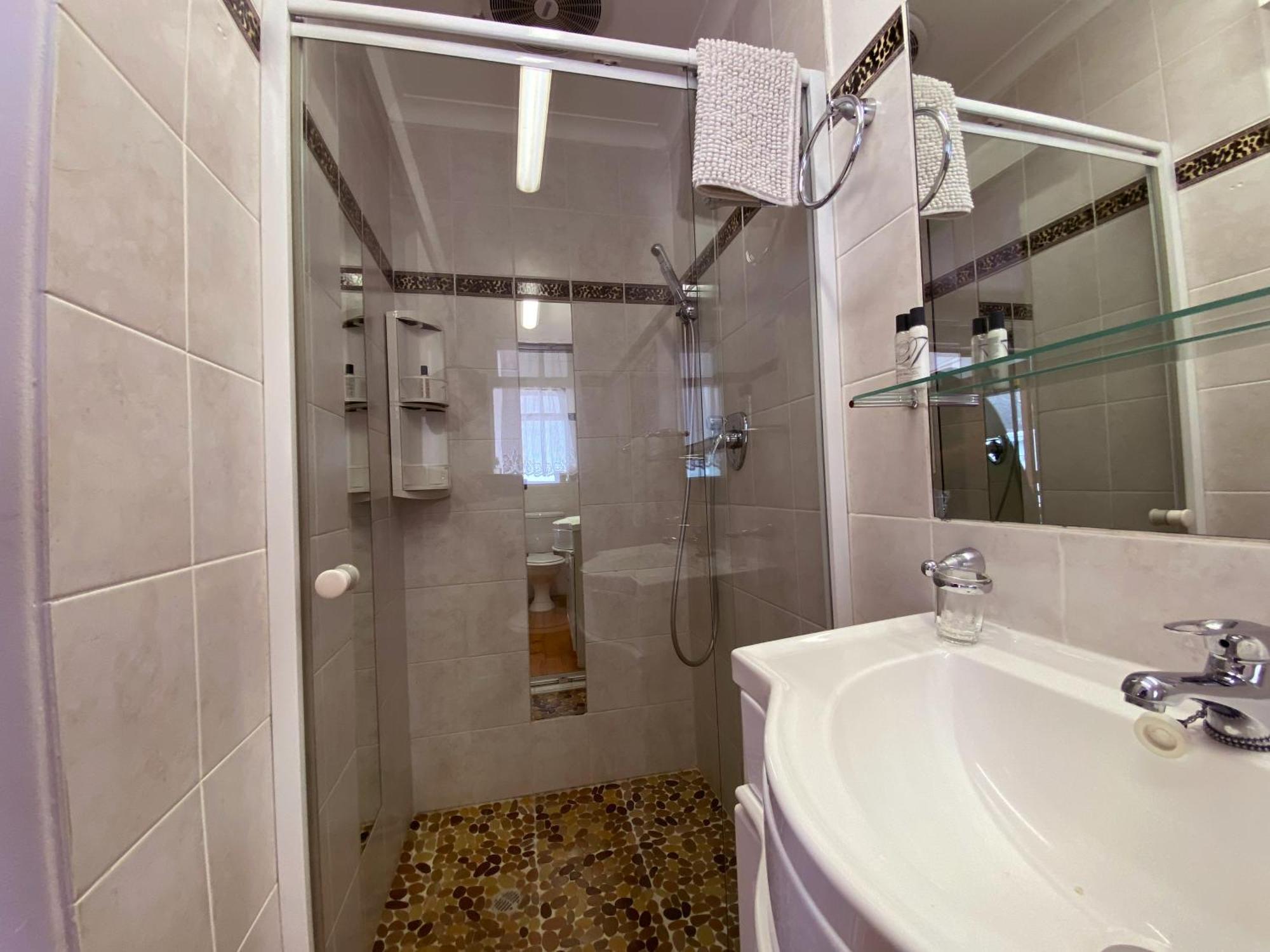Le Bay Lodge Gordonsbaai Buitenkant foto